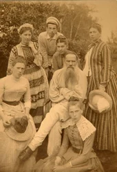 De auteur Leo Tolstoy met zijn familie in Yasnaya Polyana